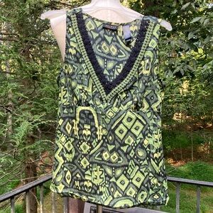 Axcess Green Patterned Sleeveless Top with crochet v-neck sz. M